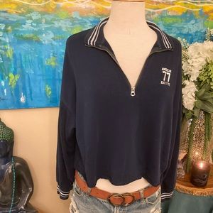 Crop sweater made by American Eagle, size small. Warm and cozy v neck collared